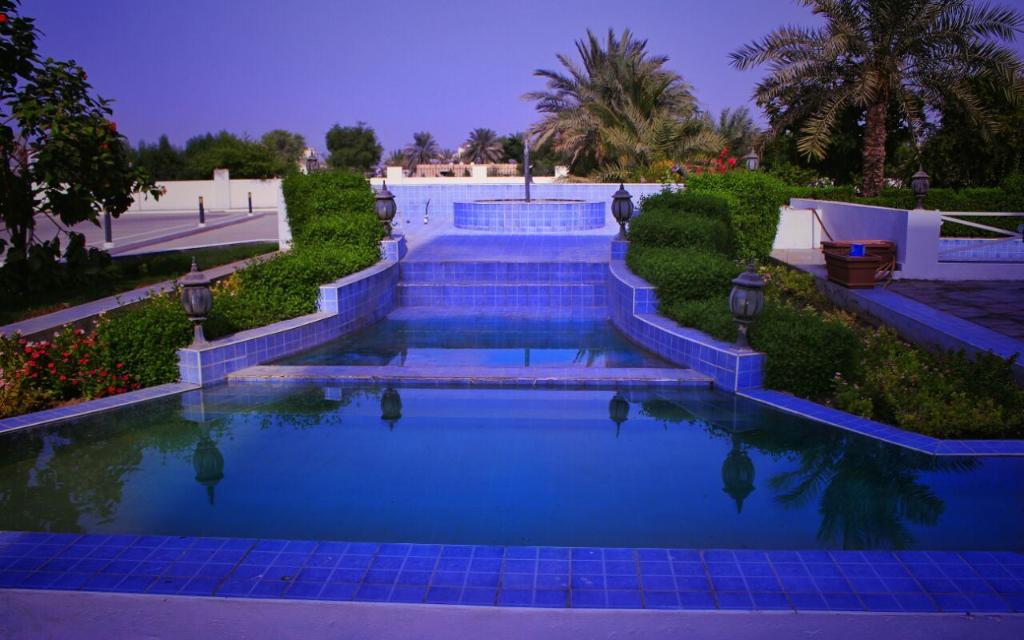 Royal Gardens Hotel