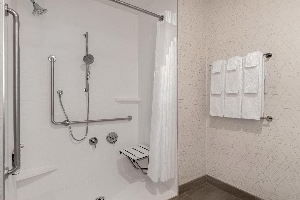 Holiday Inn Express and Suites St Thomas