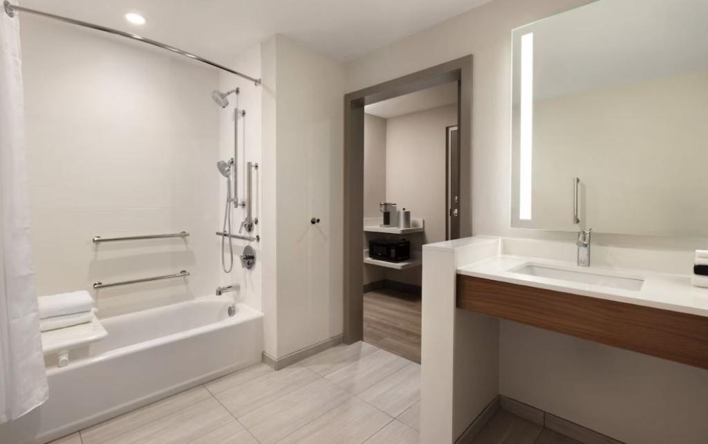 Holiday Inn Express Cape Canaveral