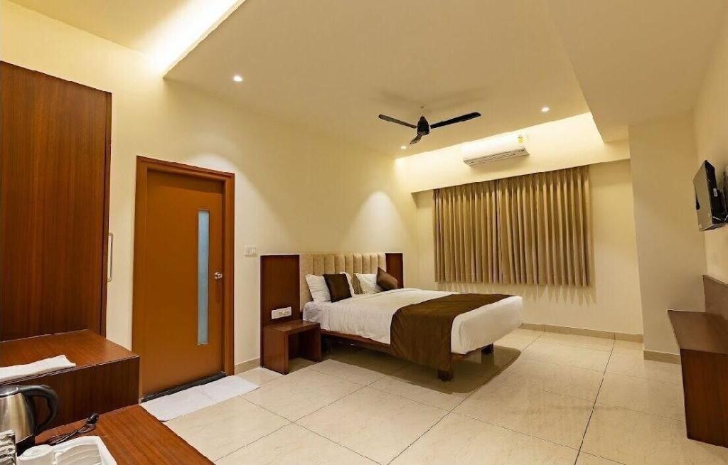 Patel Comforts Inn And Suites