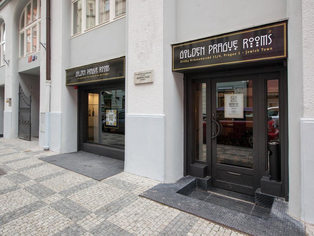 Golden Prague Rooms