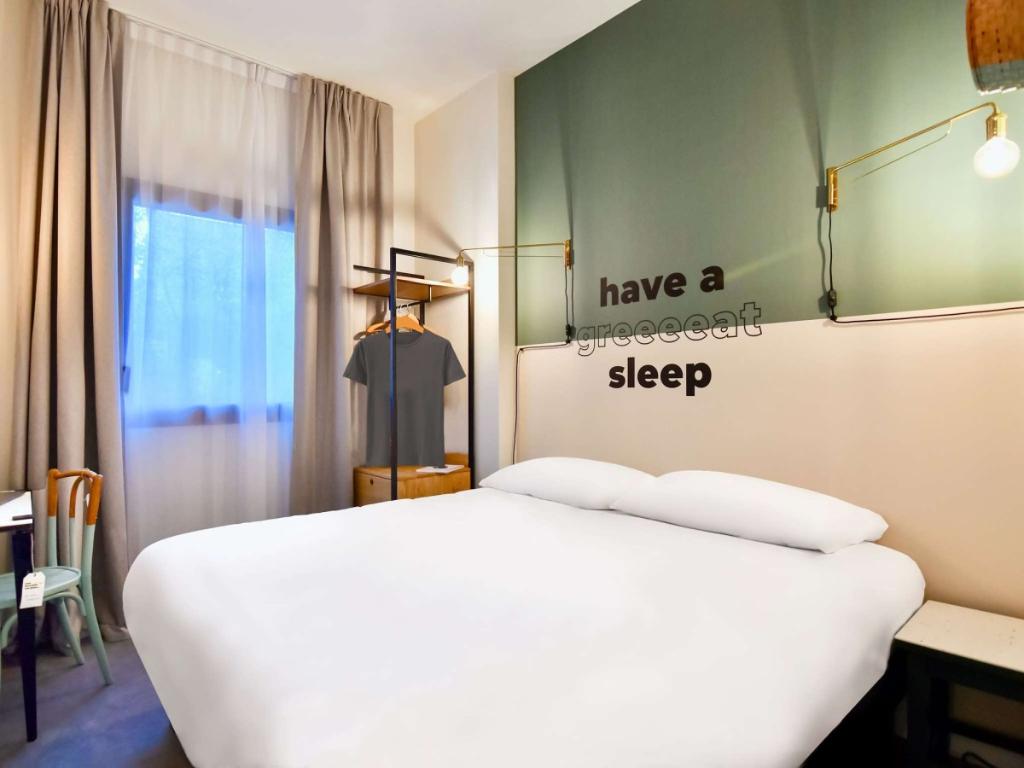 Greet Hotel Brest Aeroport