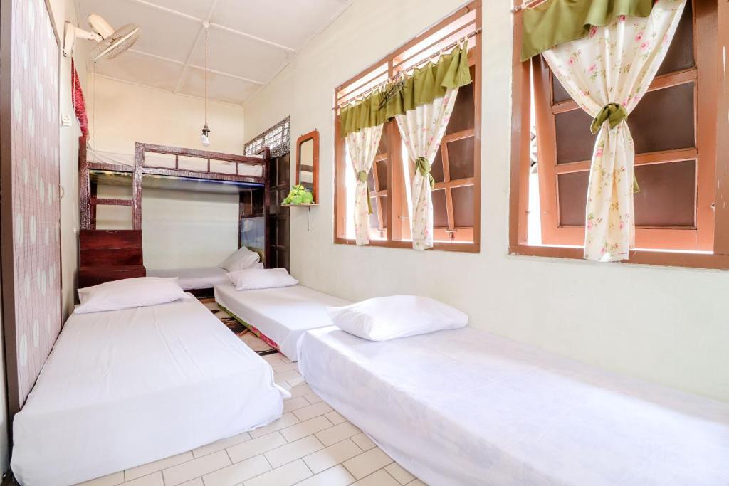 Adil Jaya Homestay By Zuzu