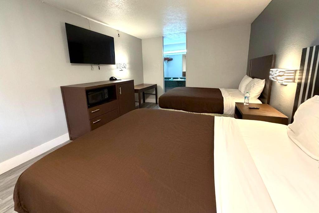 Regency Inn By Oyo Three Rivers