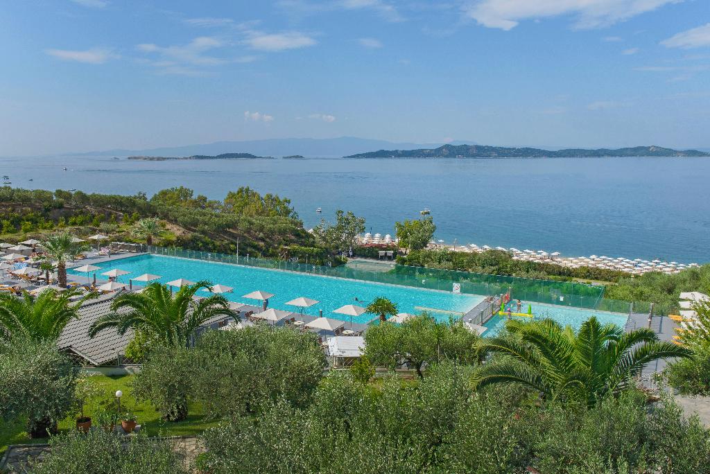 Akrathos Beach Hotel