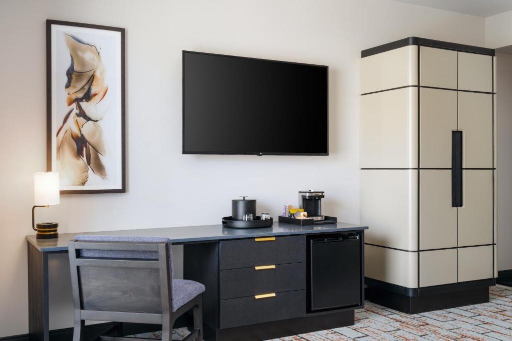 Hoffmann Basalt Aspen Tapestry Collection Hilton