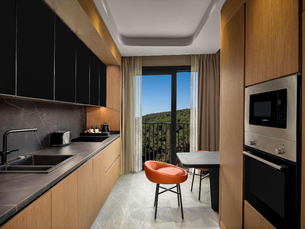 Hotel Mövenpick Living Istanbul Saklivadi, Türkei, Istanbul. Großes 1