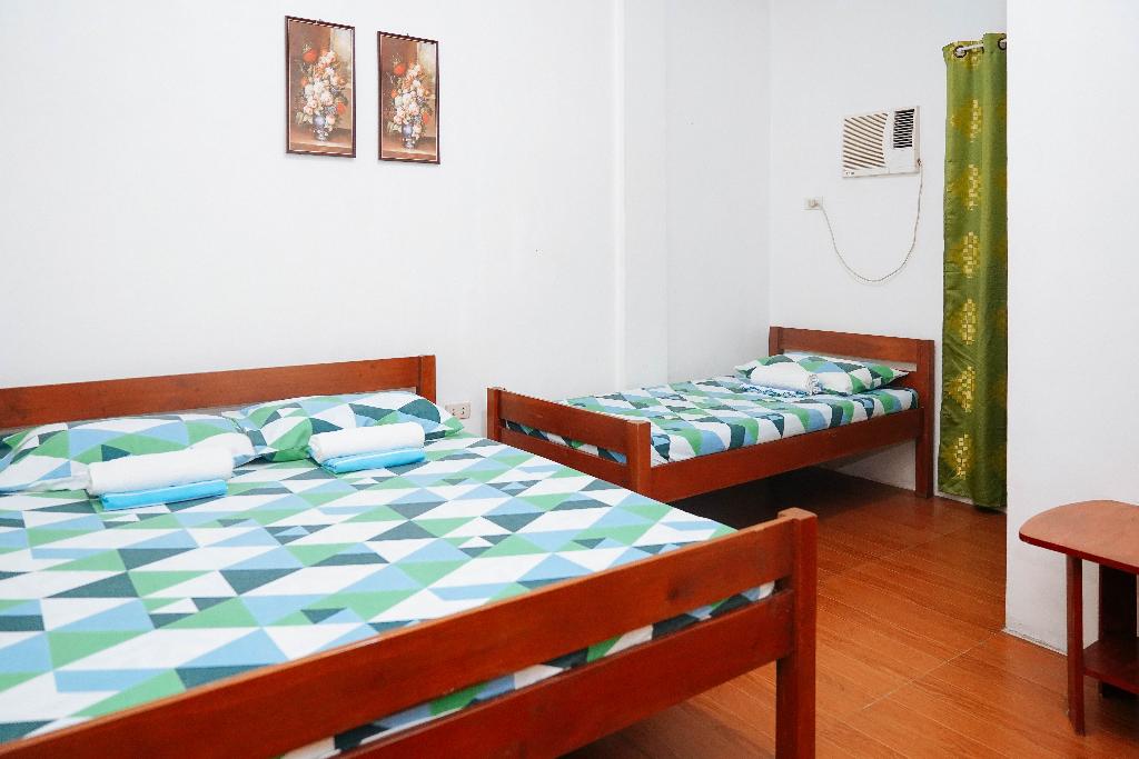 C Star Travellers Inn Redpartner