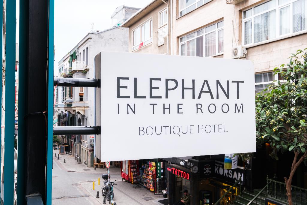 Elephant In The Room Hotel