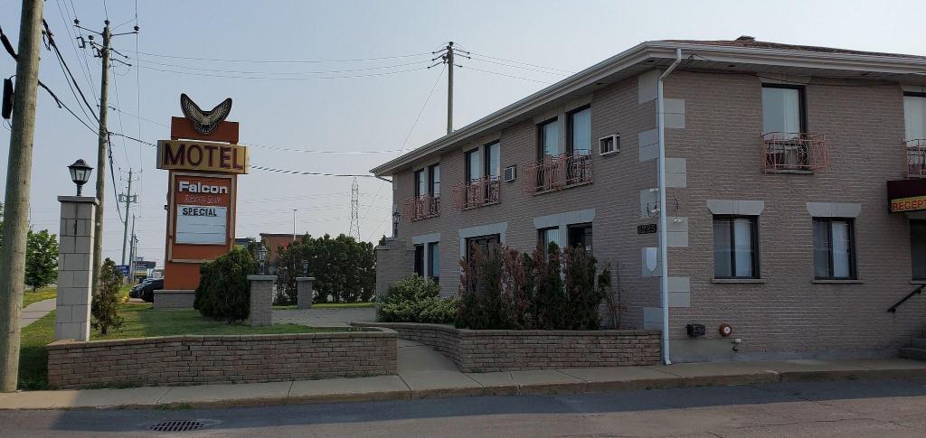 Falcon Motel Brossard