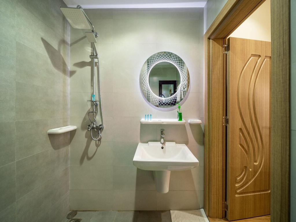 Oyo Townhouse 156 Rose Hotel Apartments