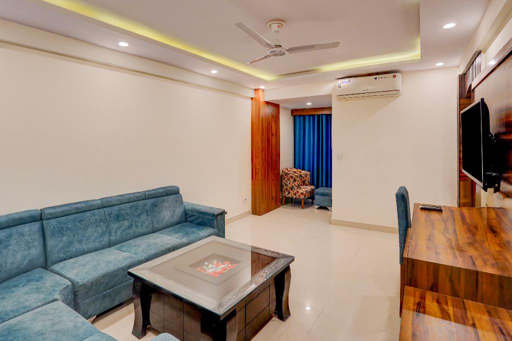 Super Townhouse OAK Clock Tower Rajpur Road