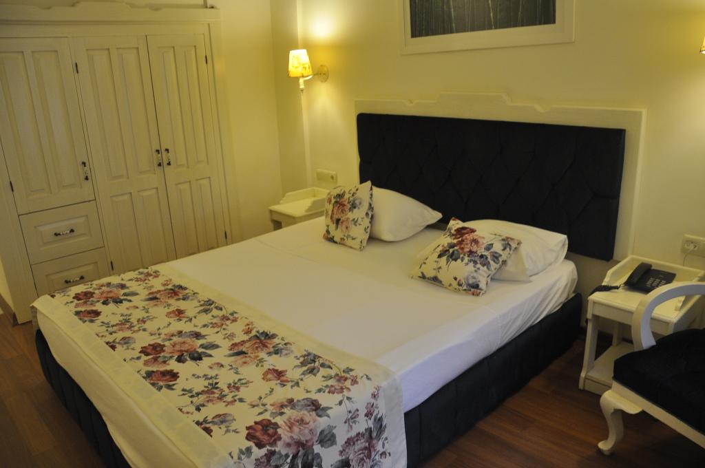 Adalya port hotel