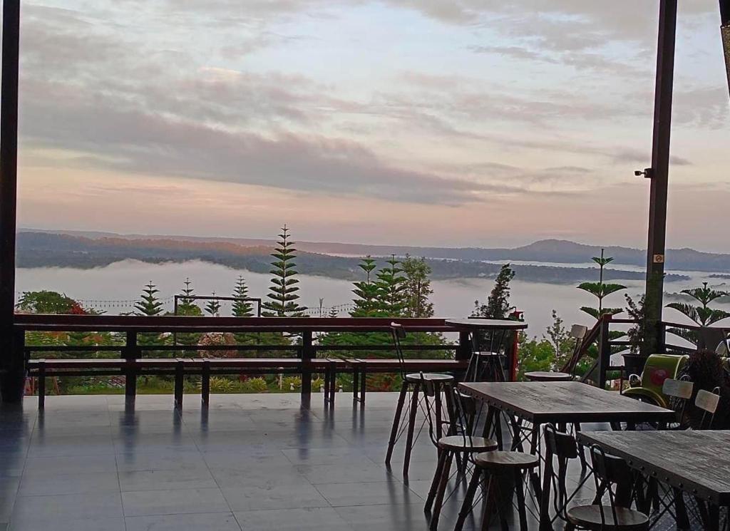 Stratus Resort