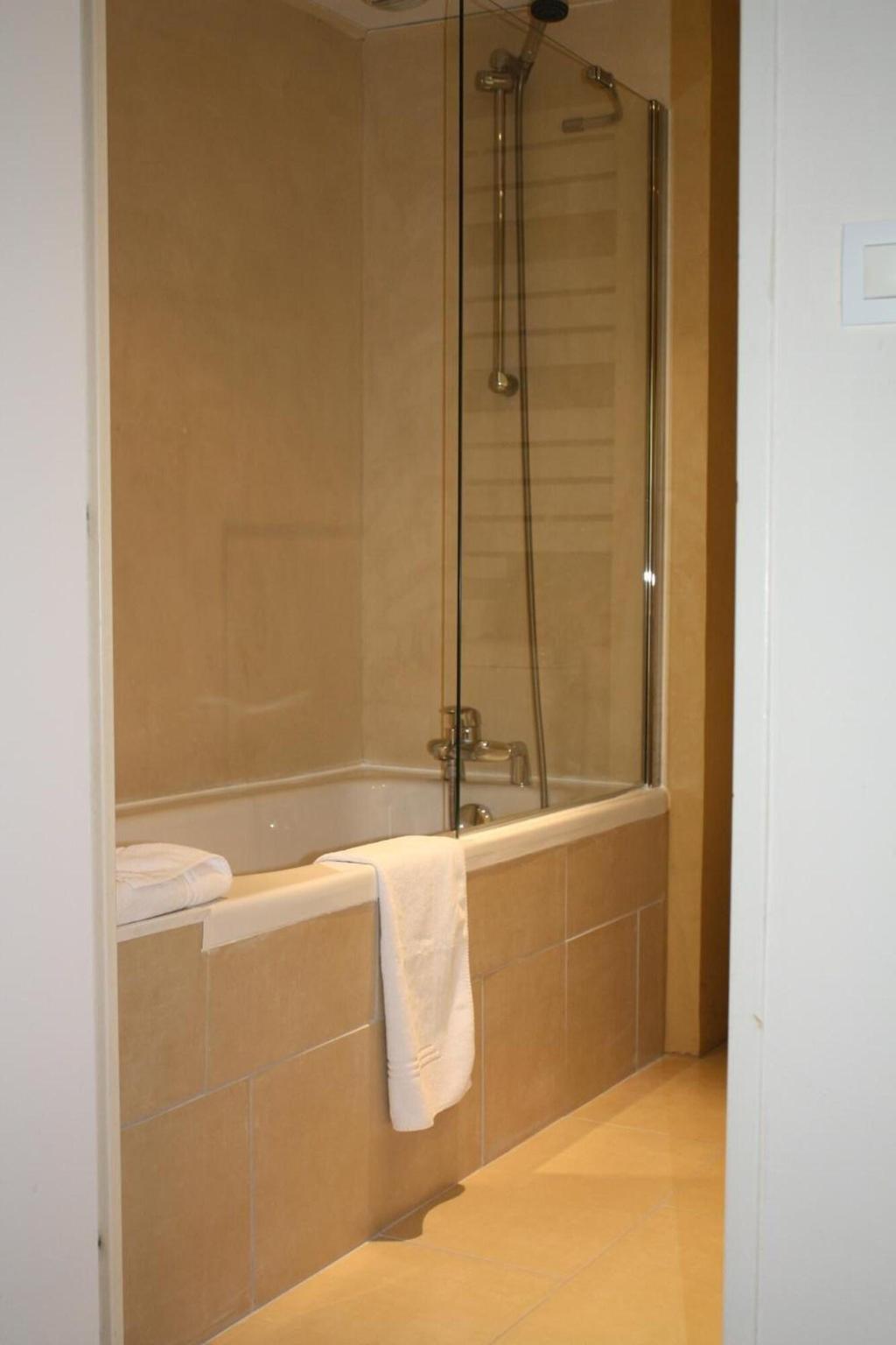 Hotel Ra Sidence Les Ma Des