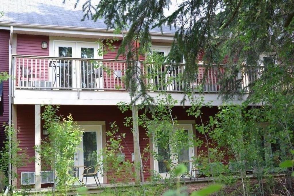 Village Creek Country Inn
