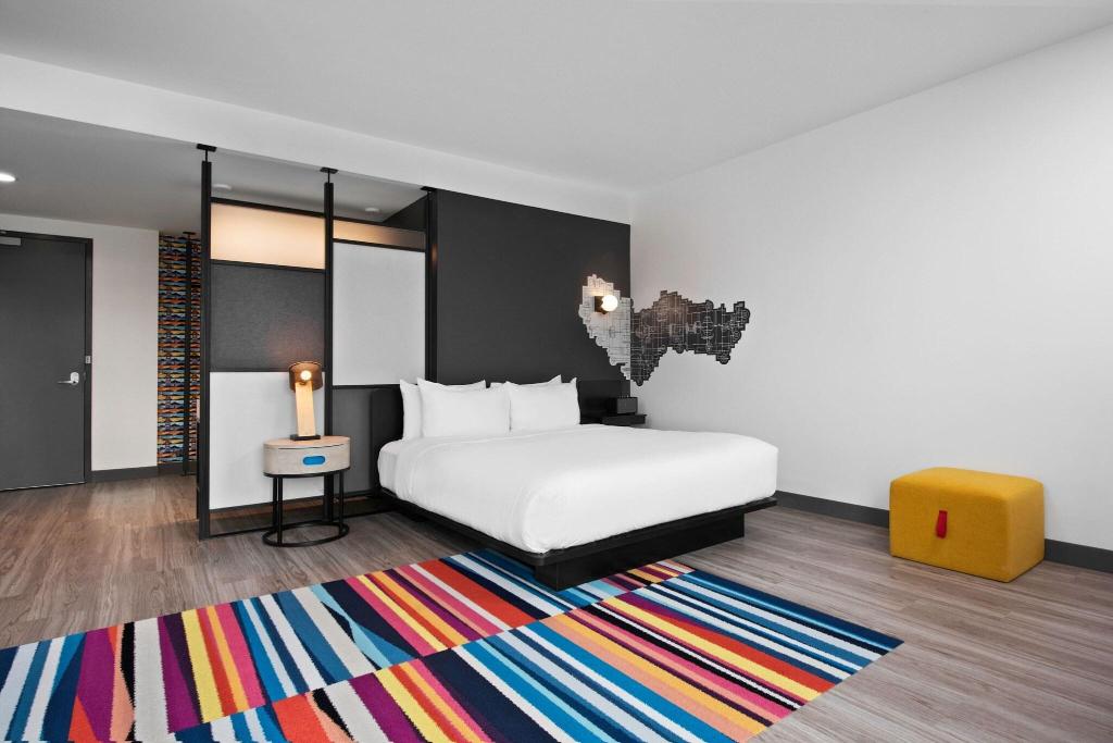Aloft Kansas City Country Club Plaza