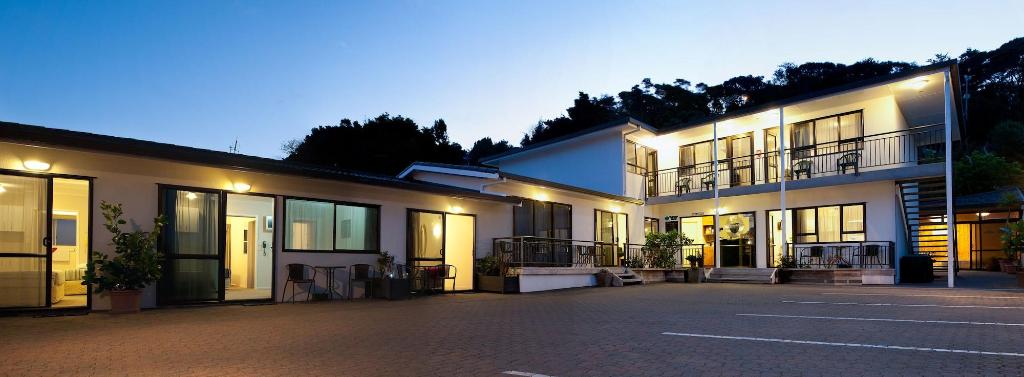Outrigger Motel