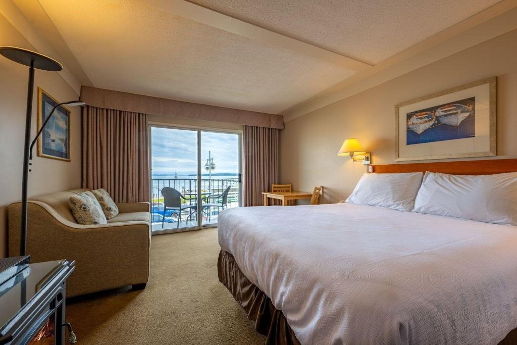 Sidney Waterfront Inn Suites