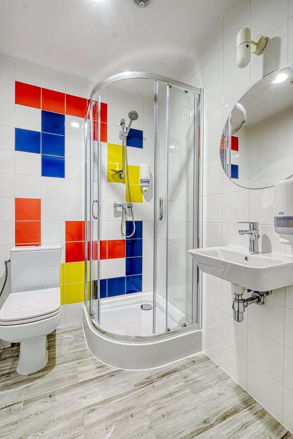 Level Rooms