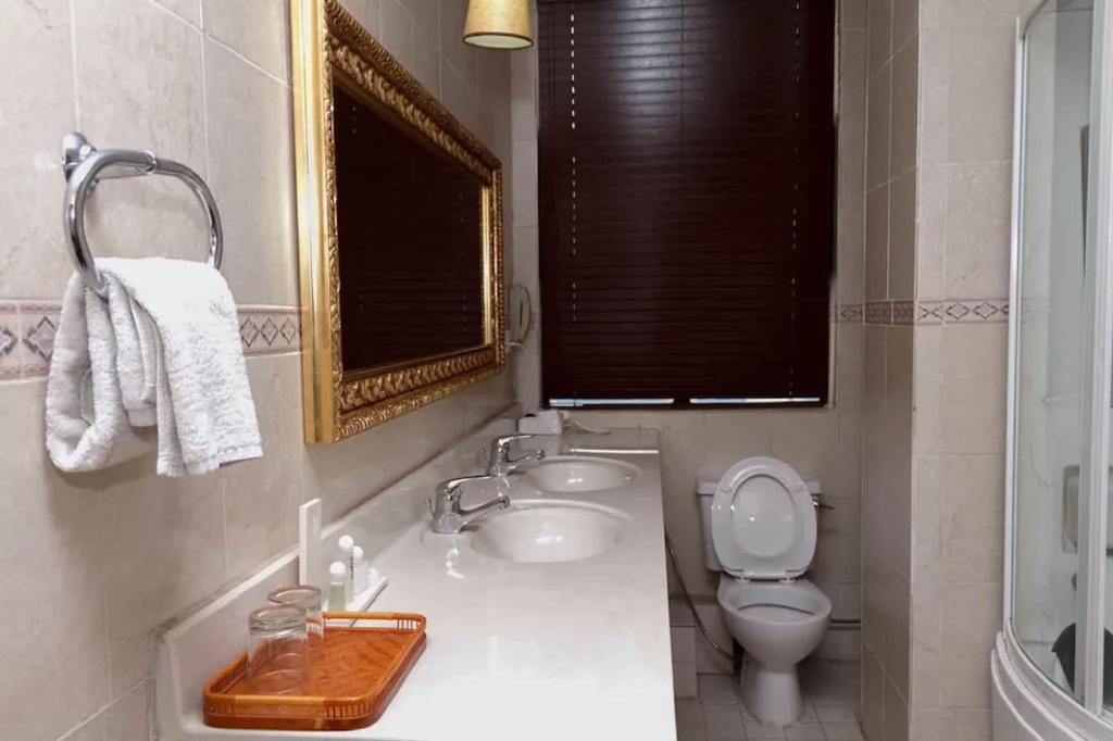 Owu Crown Hotel