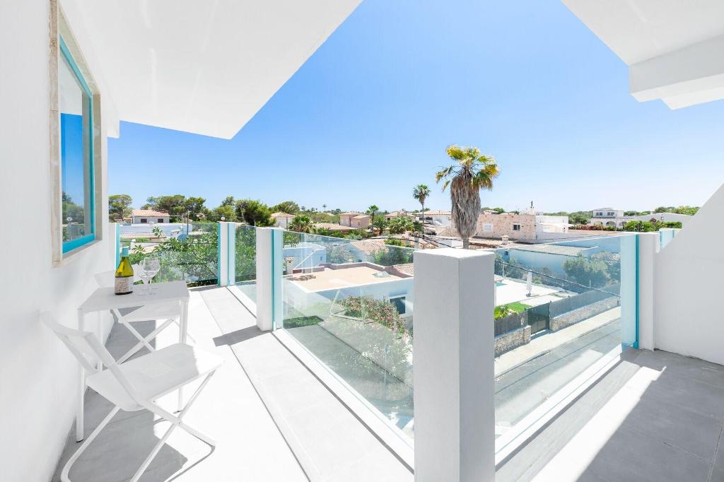 Hostal Cala Llombards