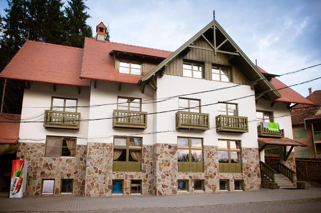 Loboga Resort