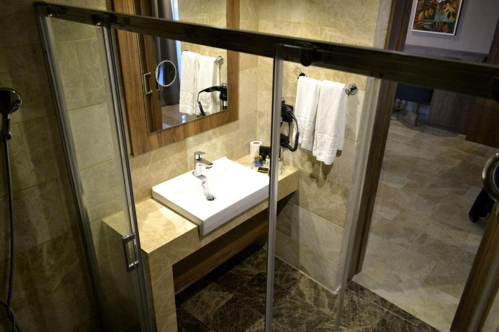 Engin Otel