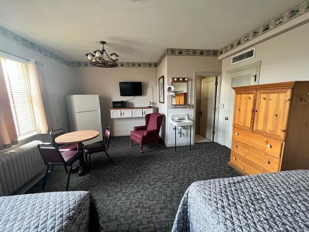 Canfield Hotel