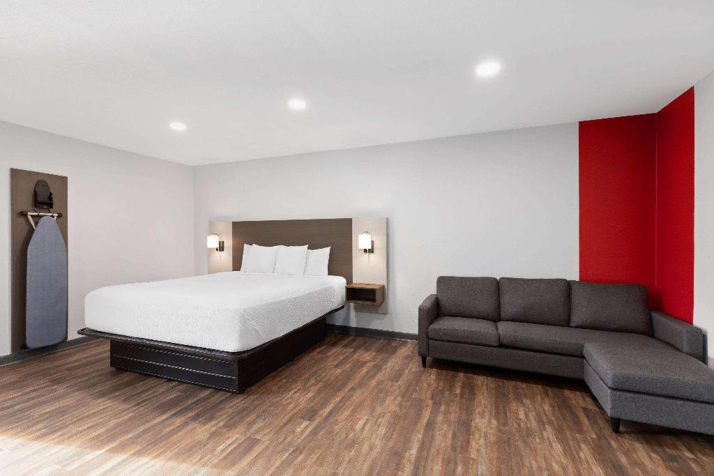 Ramada By Wyndham Bainbridge