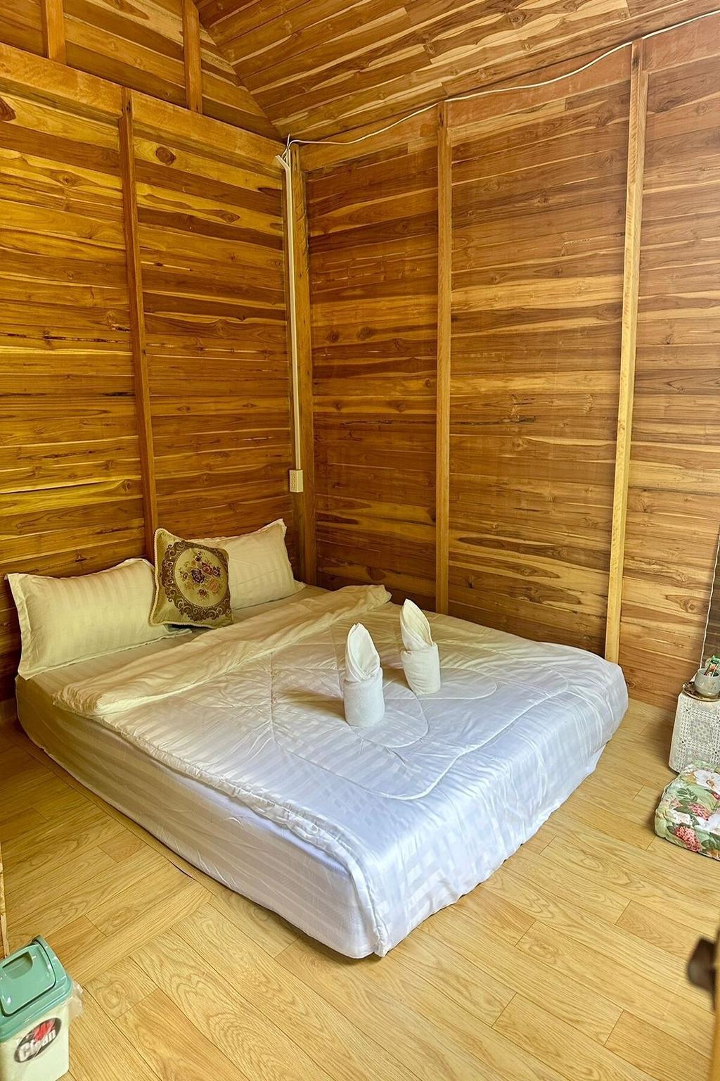 Inthawa Resort (Feuang, Laos) by Zuzu