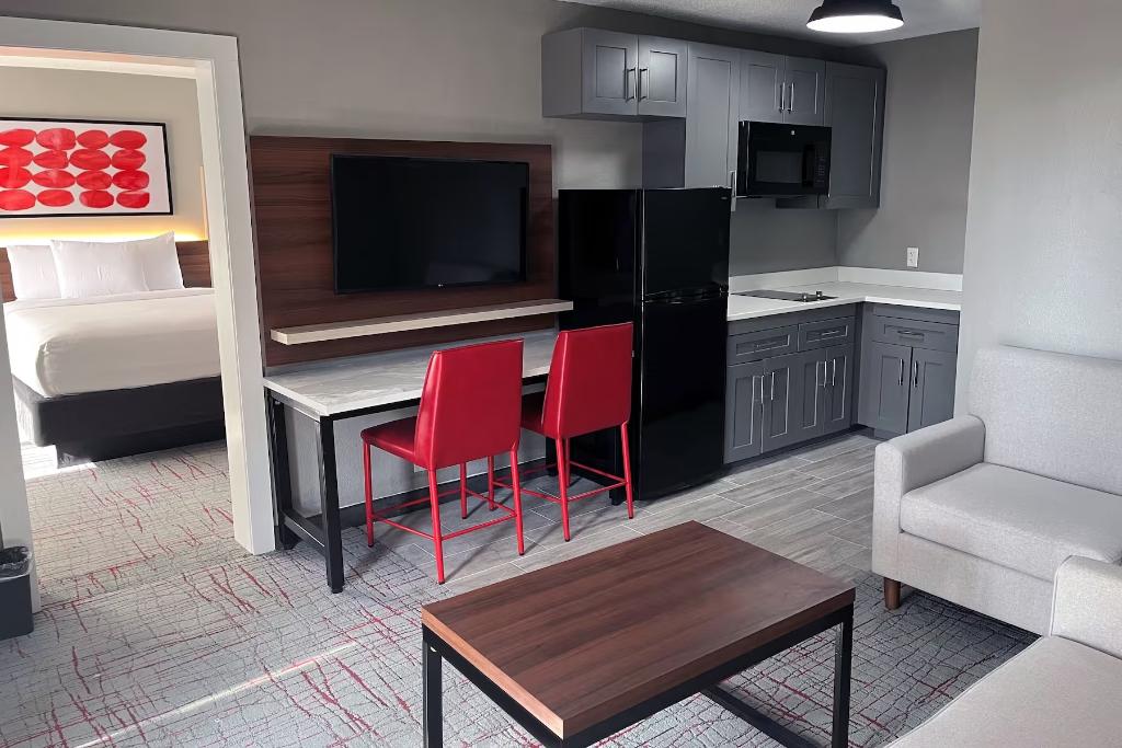 Hawthorn Extended Stay Columbia / Ft Jackson