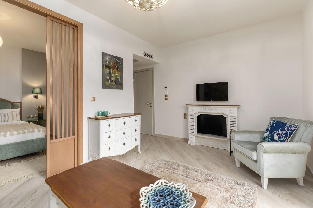 Meydani Suites