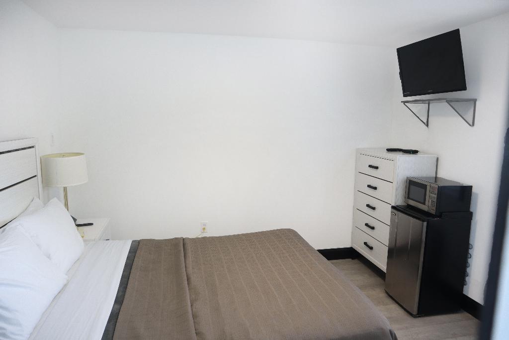 The Lancaster Motel By OYO Ronks near Paradise