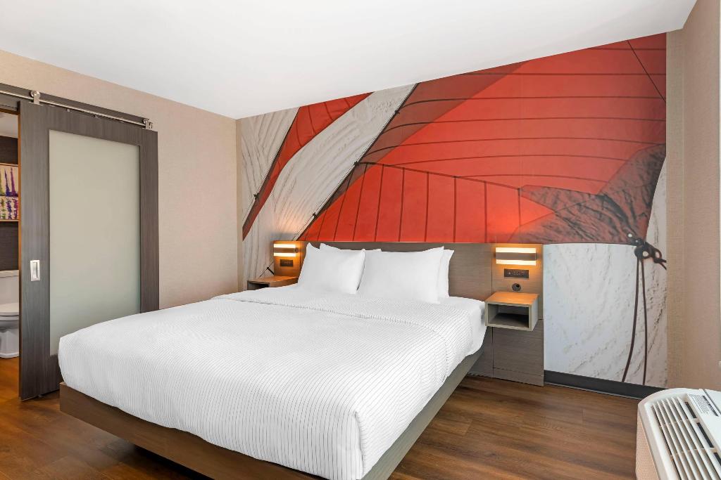 Cambria Hotel & Suites Plymouth