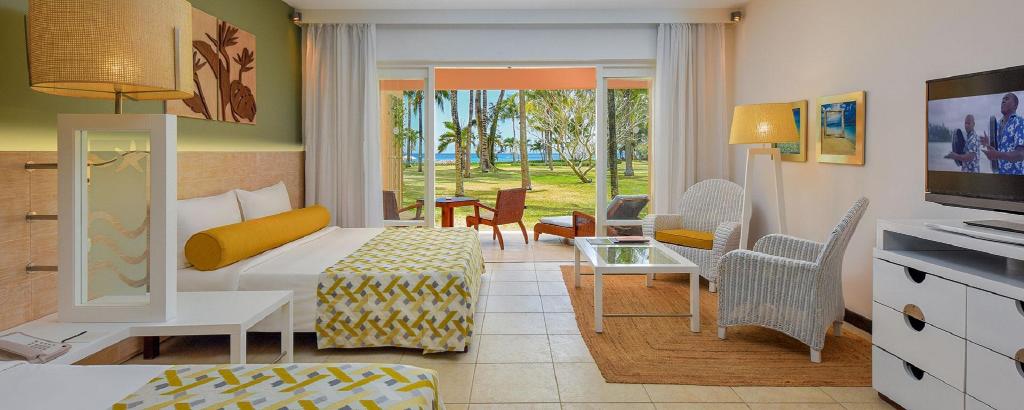 Victoria Beachcomber Resort & Spa