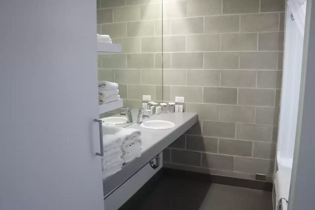 Barker Suites Southport
