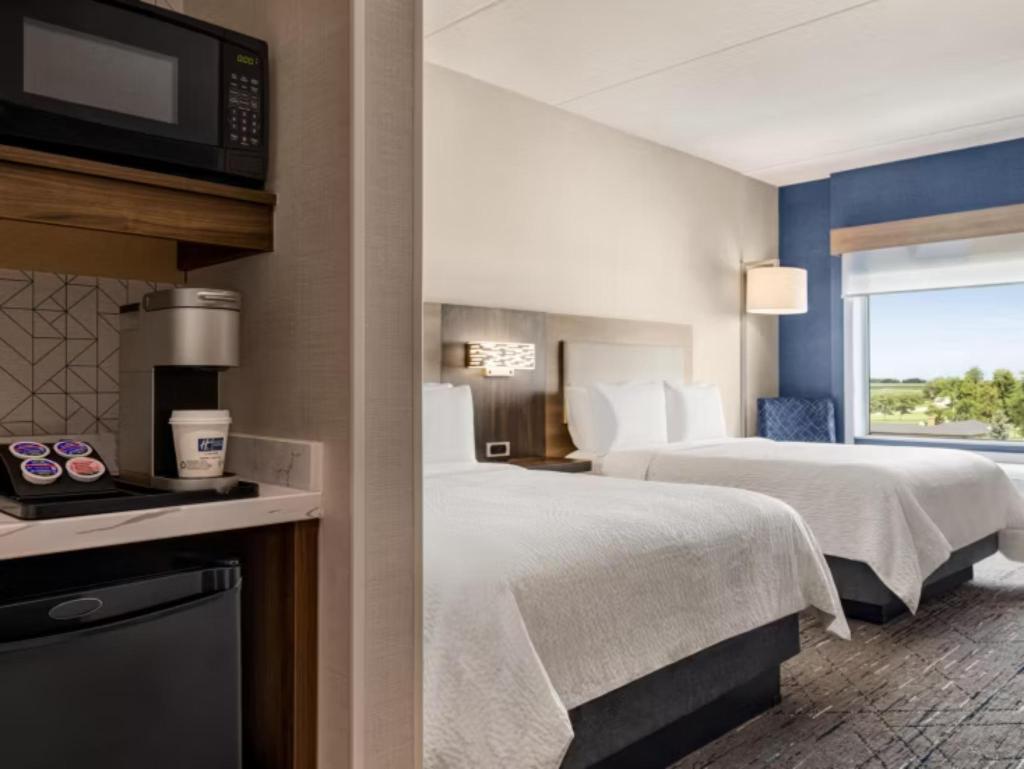 Holiday Inn Express Strathroy
