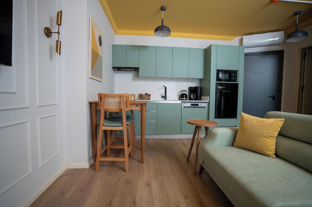 Bird Nest Suites