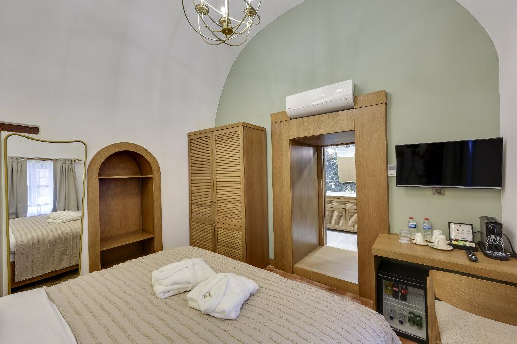 Silk Road Museum Hotel