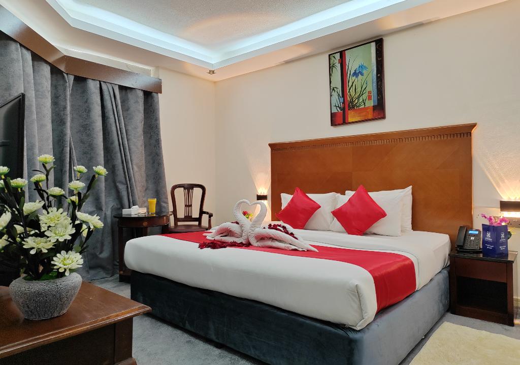 Le Paradise Palace Hotel Llc