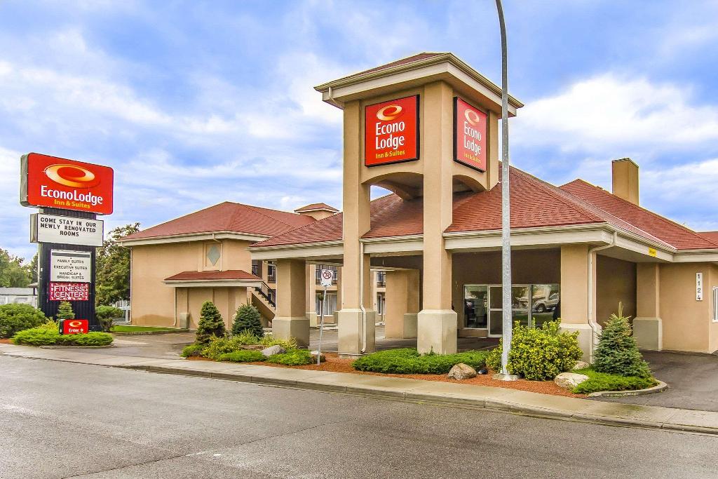 Econo Lodge & Suites Lethbridge