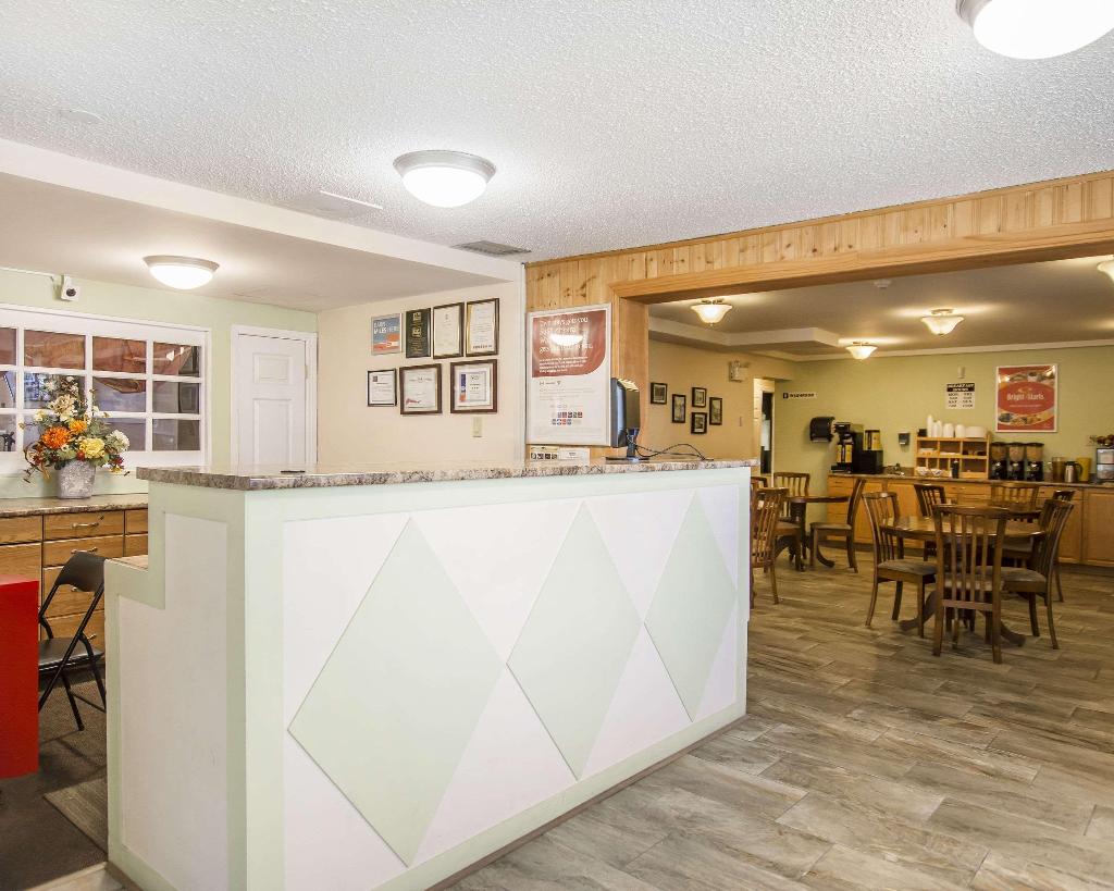 Econo Lodge Miramichi