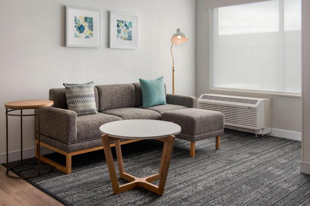 Towneplace Suites By Marriott Portland Airport Me