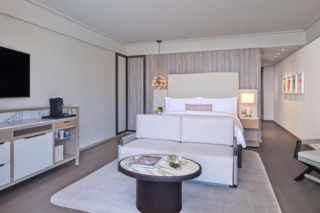 The St. Regis Longboat Key Resort