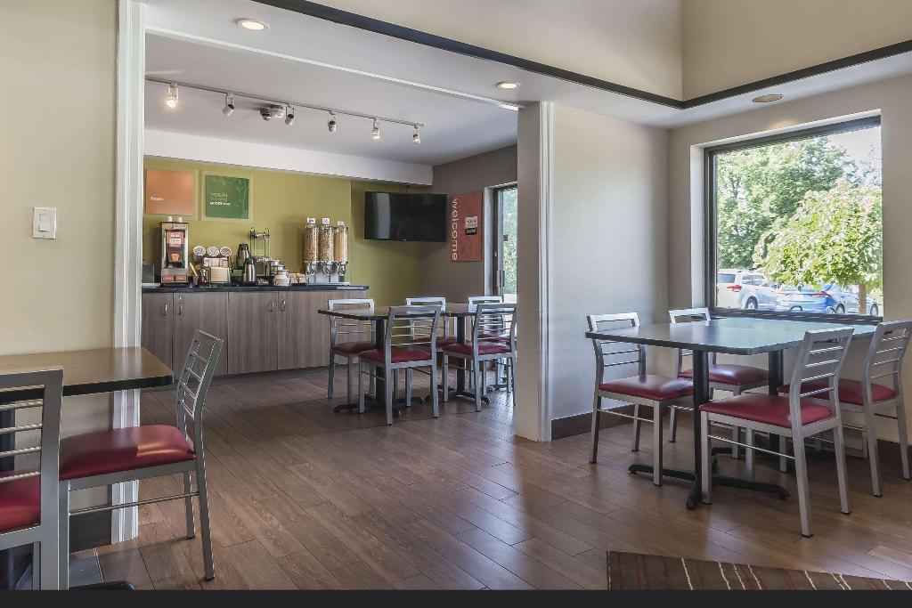 Comfort Inn Cobourg photo 78