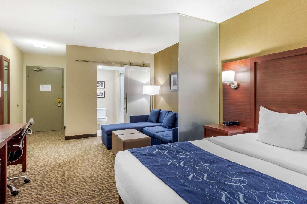 Comfort Suites Downtown Windsor