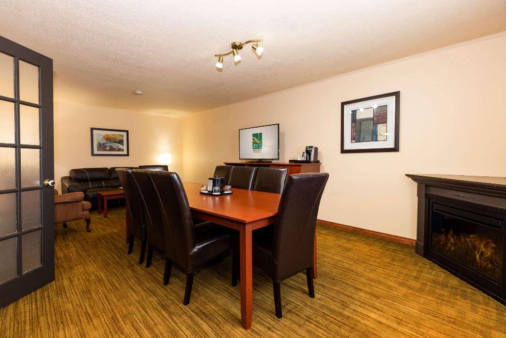 Quality Inn & Suites photo 72