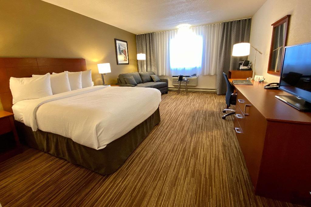 Quality Inn & Suites photo 34