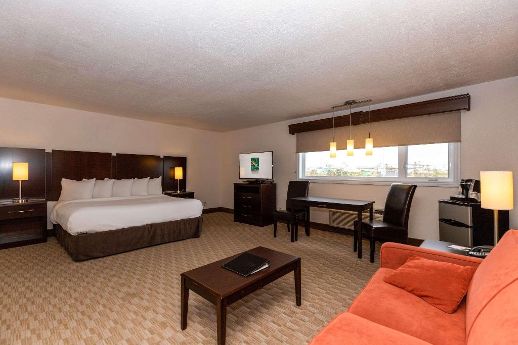 Quality Inn & Suites photo 39